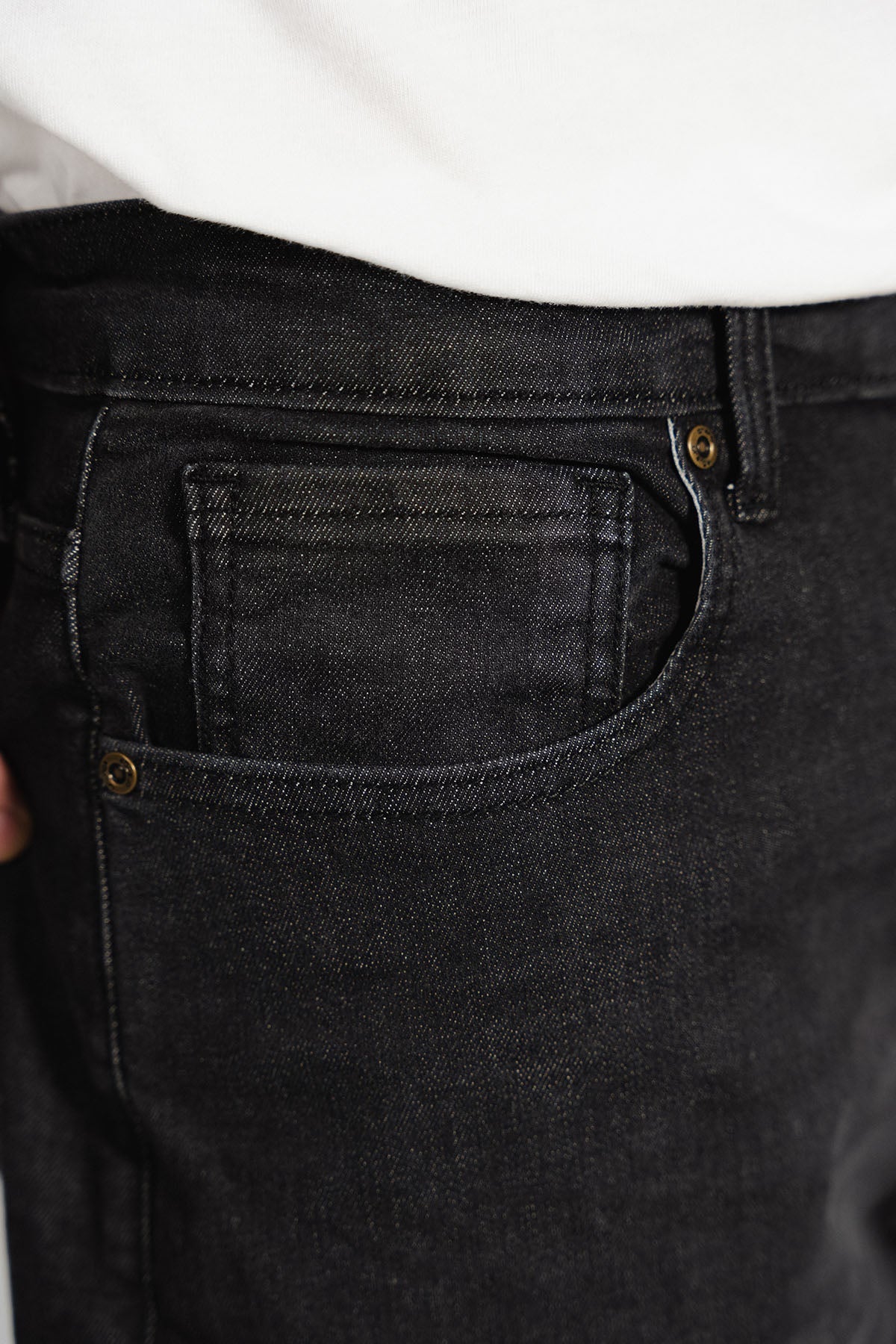 STRAIGHT FIT-DENIM