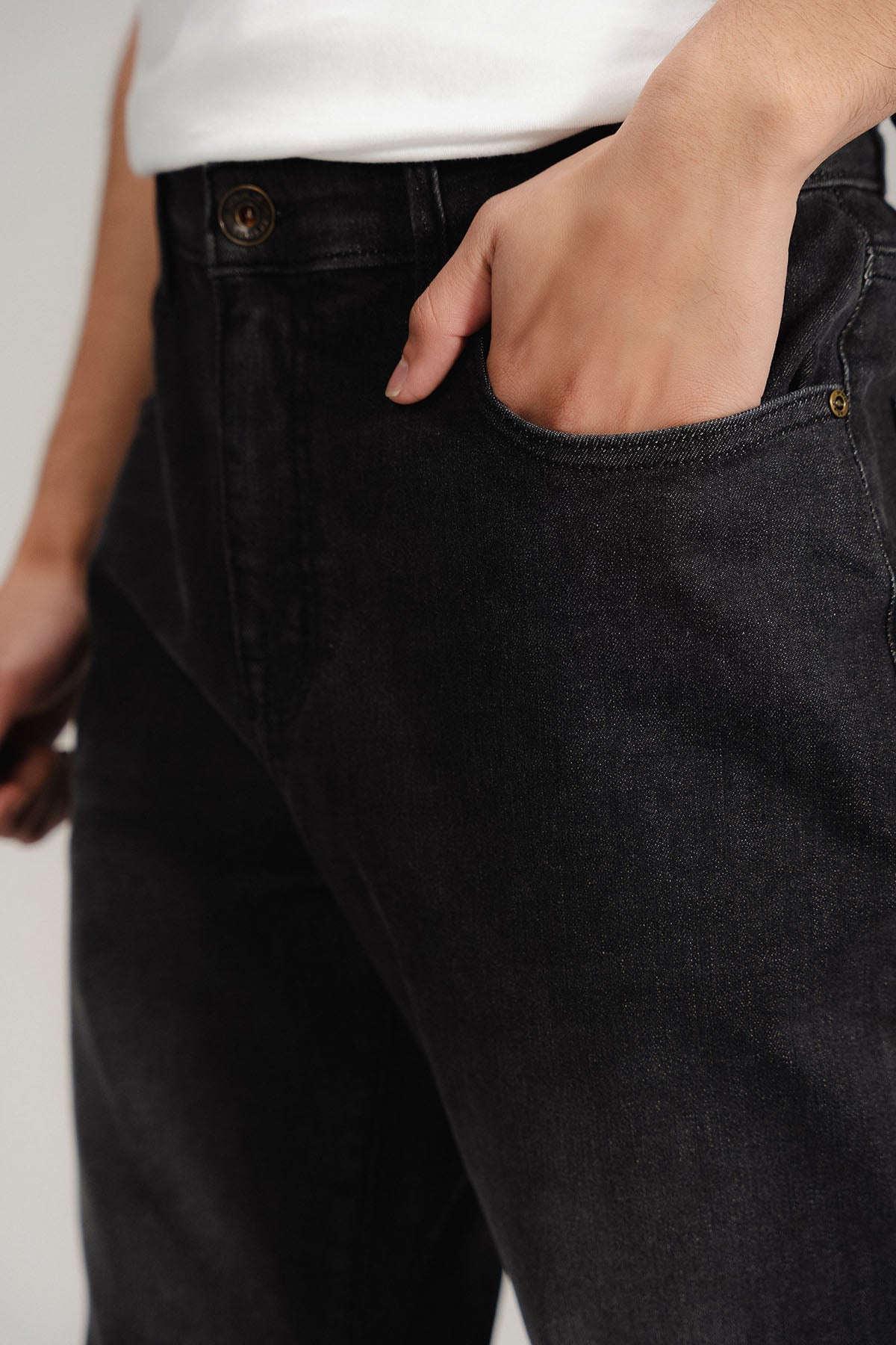 STRAIGHT FIT-DENIM