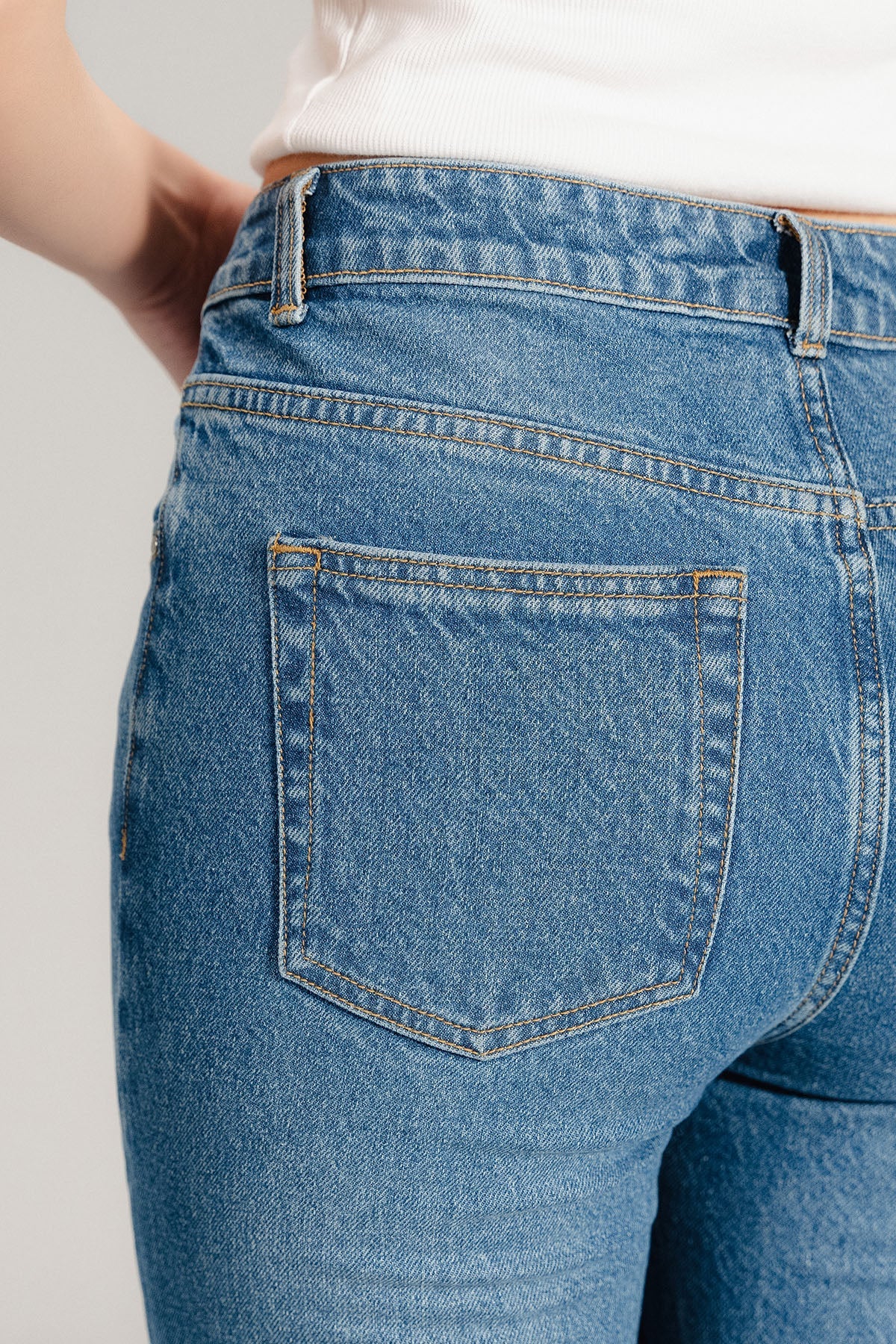 BOOT CUT