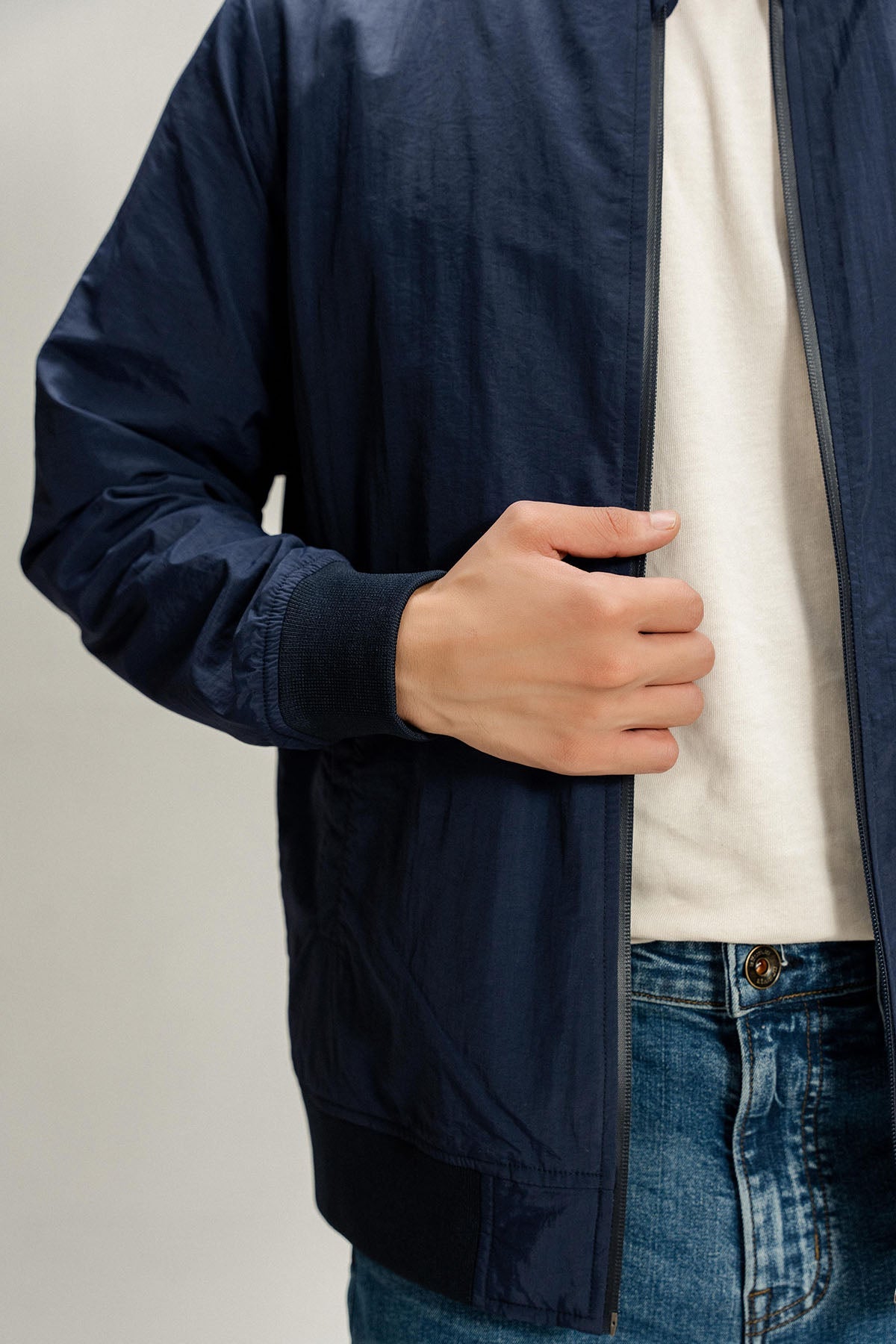 BOMBER JACKET