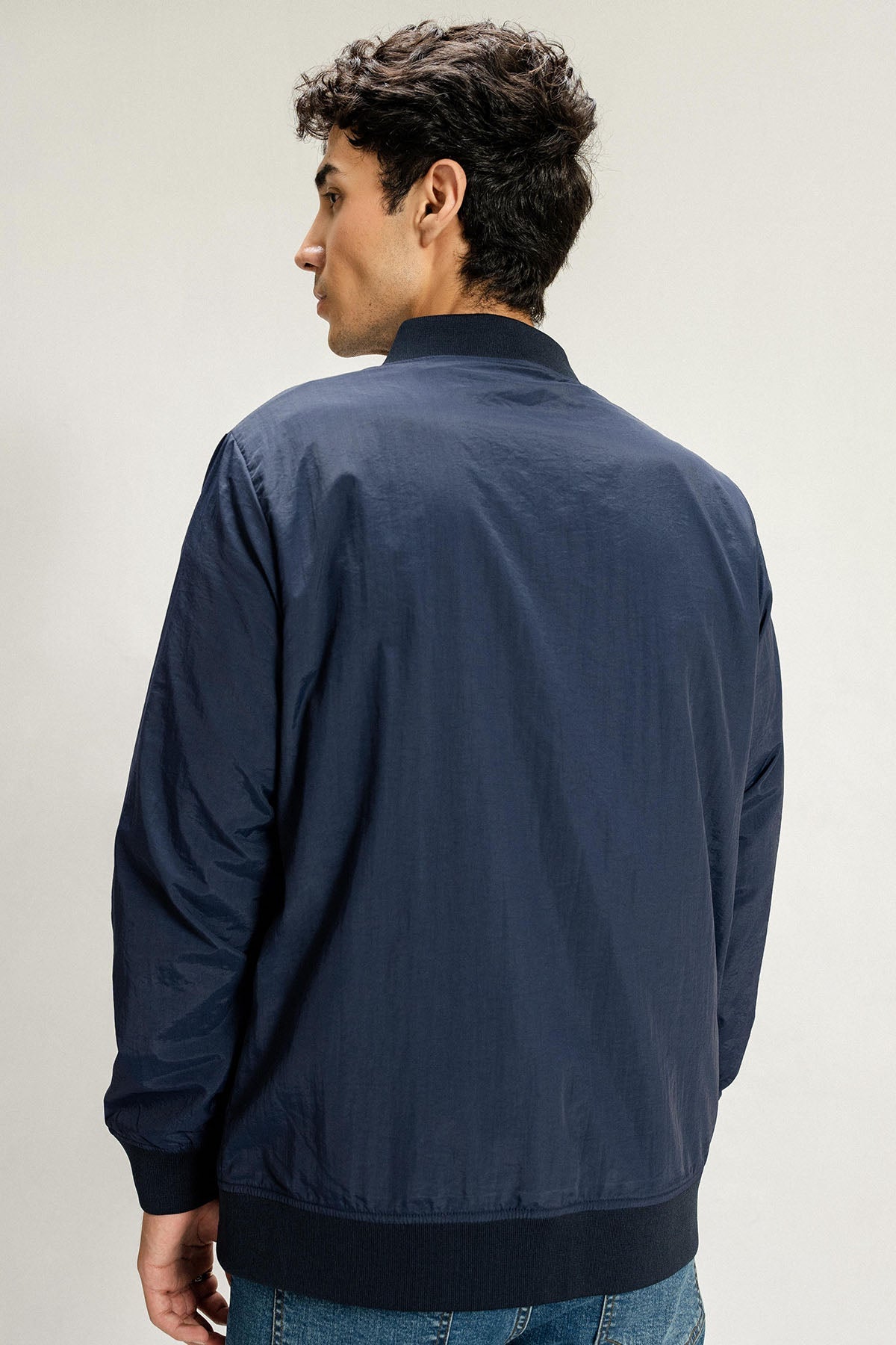 BOMBER JACKET