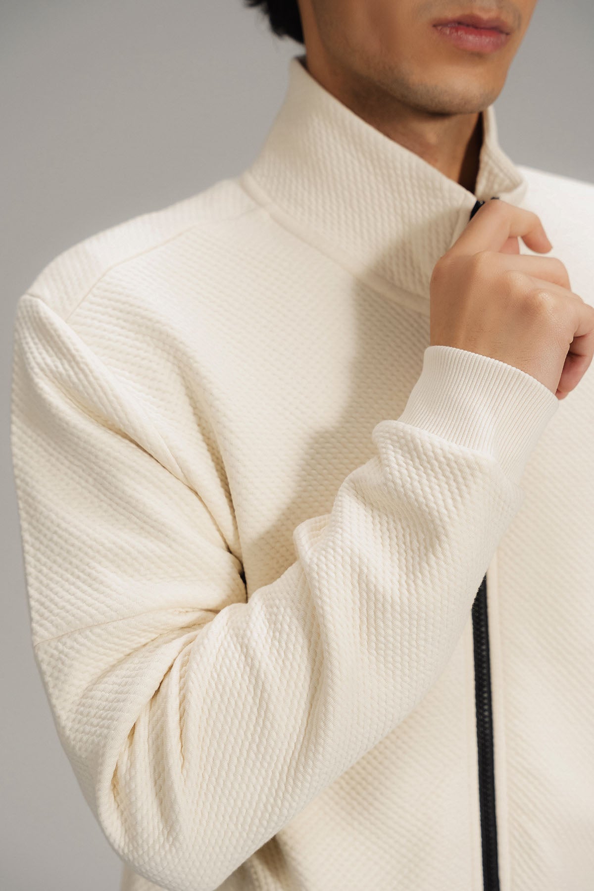 TEXTURED LUXE ZIP UP JACKET