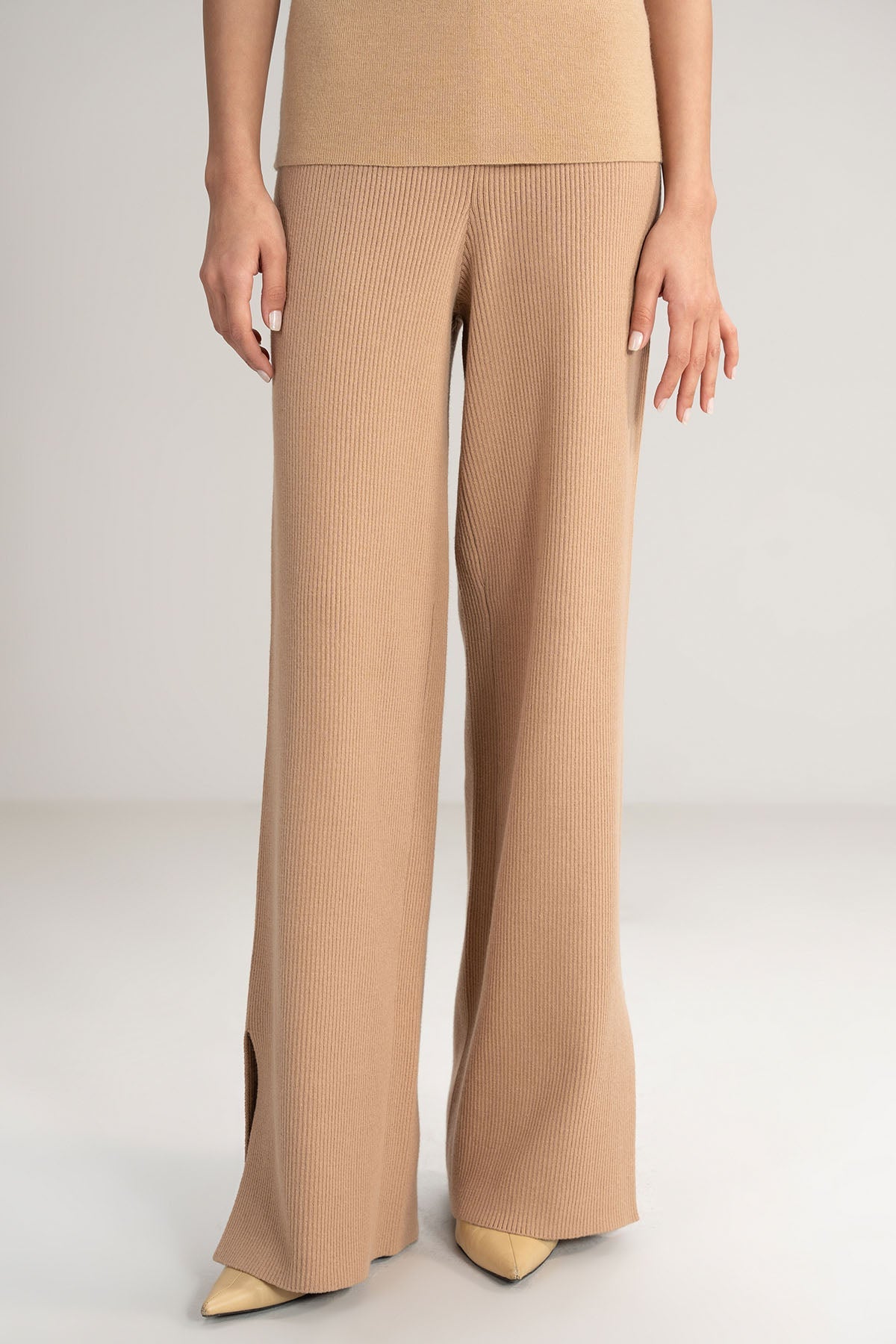 BEIGE WIDE PANTS - KNIT WEAR
