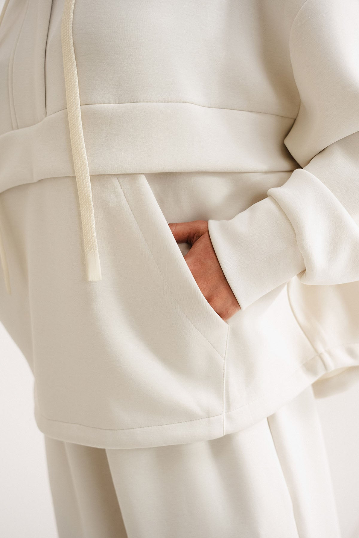 PULLOVER HOODIE CLOUDLUX LIGHT