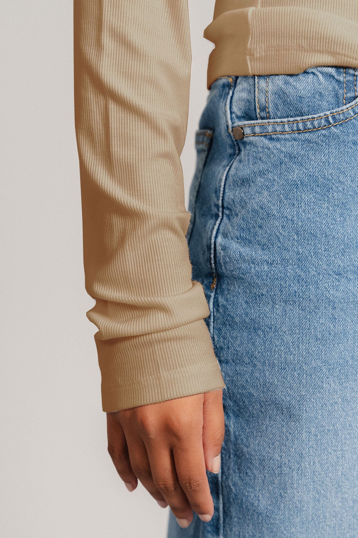 LONG SLEEVE RIBBED T-SHIRT