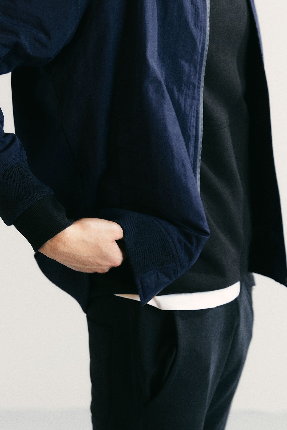 BOMBER JACKET