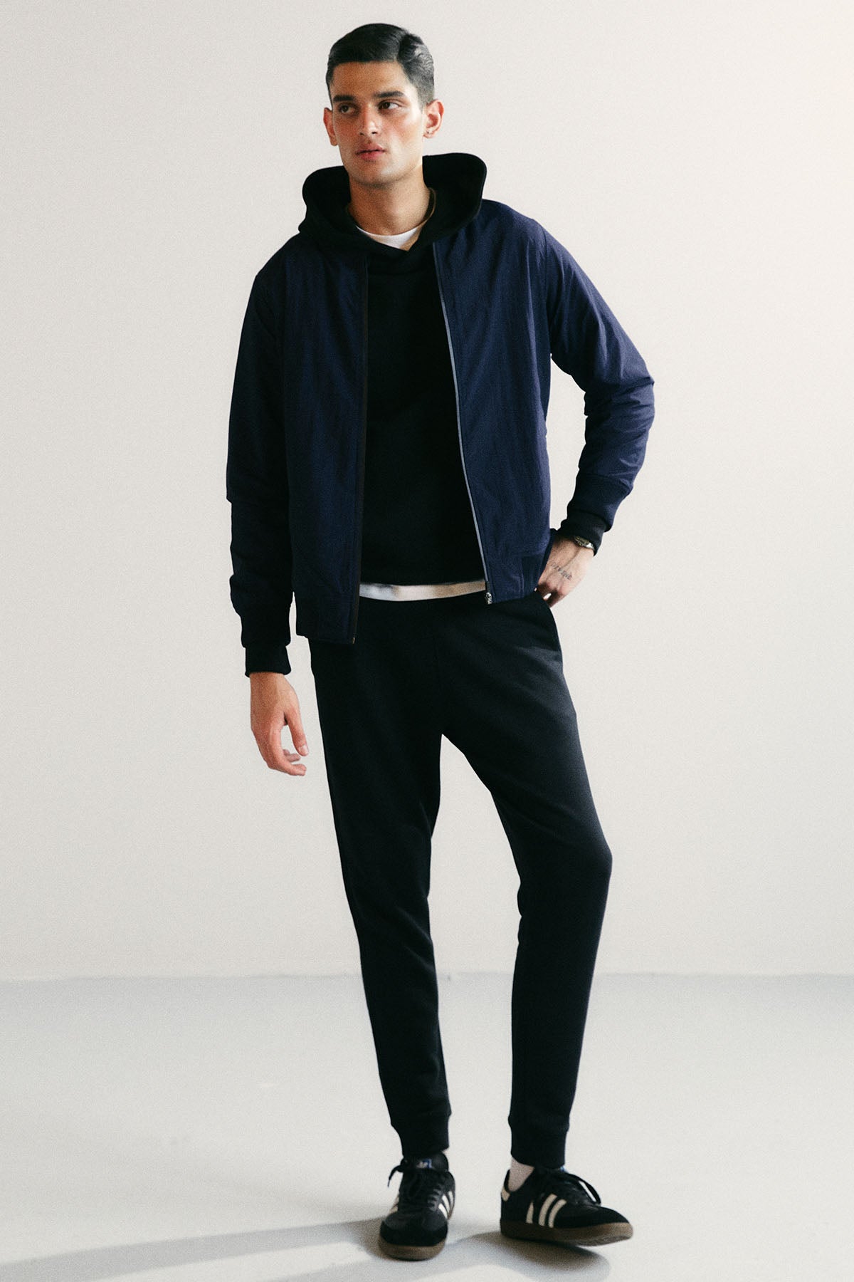 BOMBER JACKET