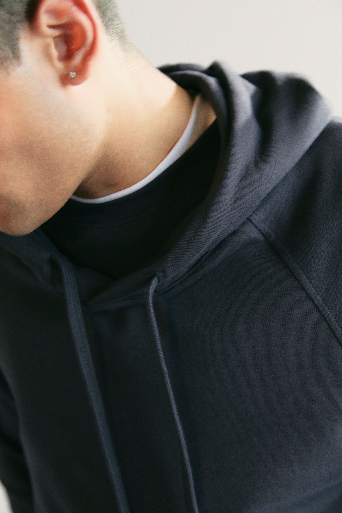 ULTRA LIGHT PULL OVER HOODIE