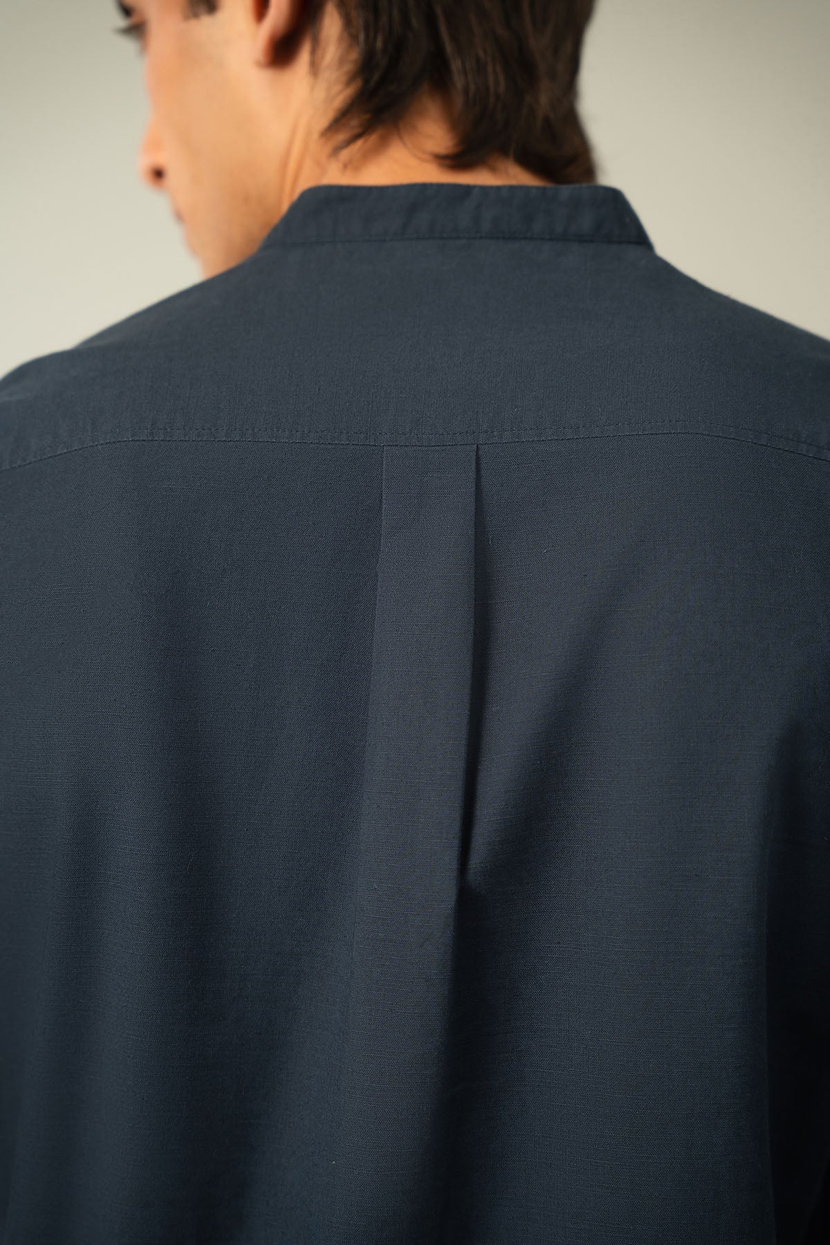 BAND COLLAR LINEN SHIRT