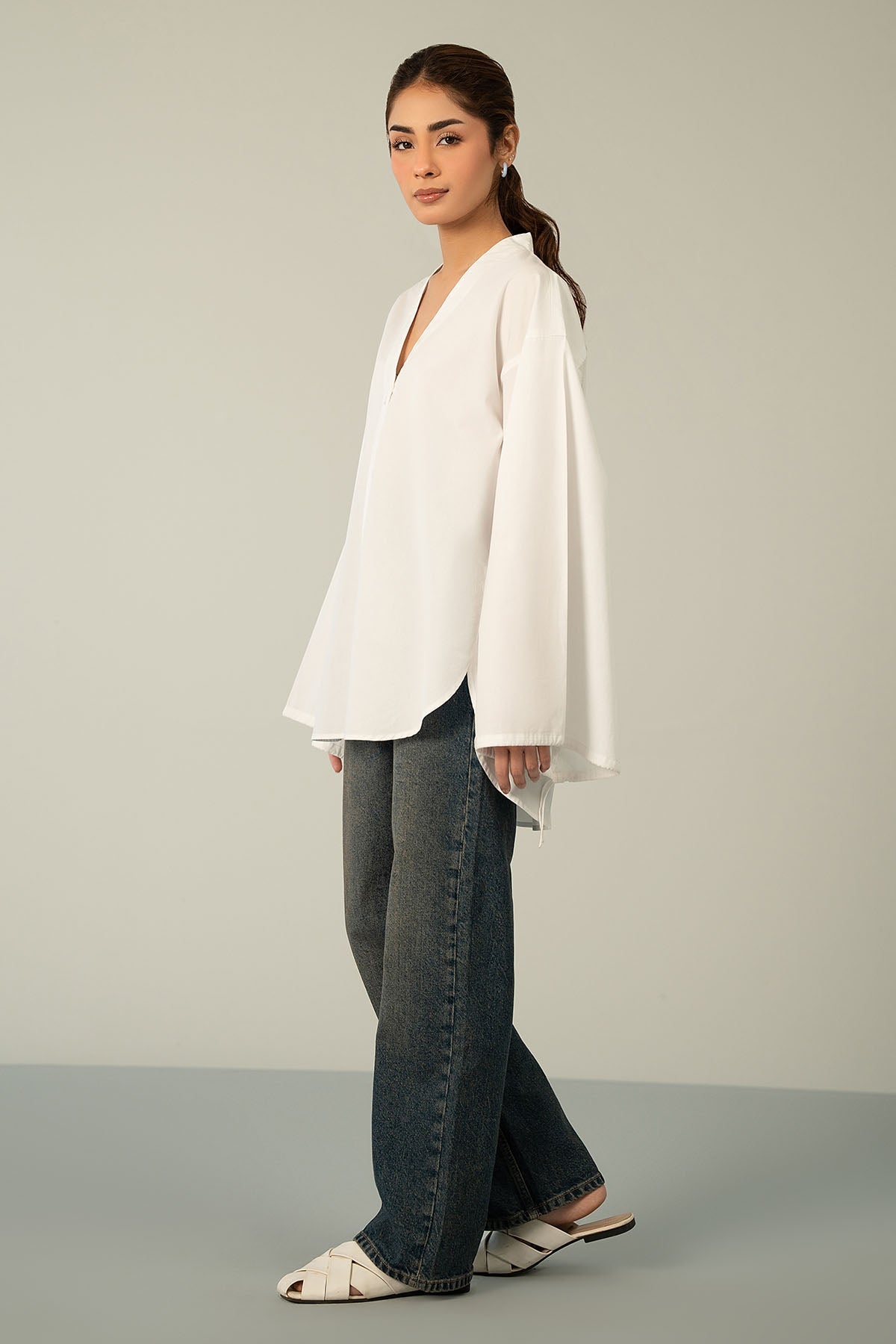 V-NECK POPLIN SHIRT