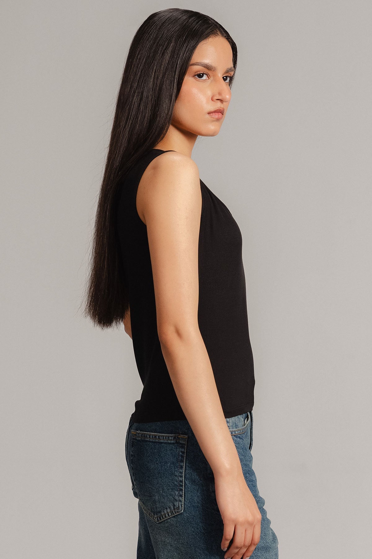 RIBBED ROUND NECK TANK TOP
