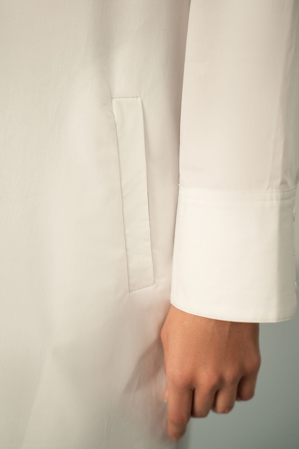 ROUND HEM POPLIN SHIRT