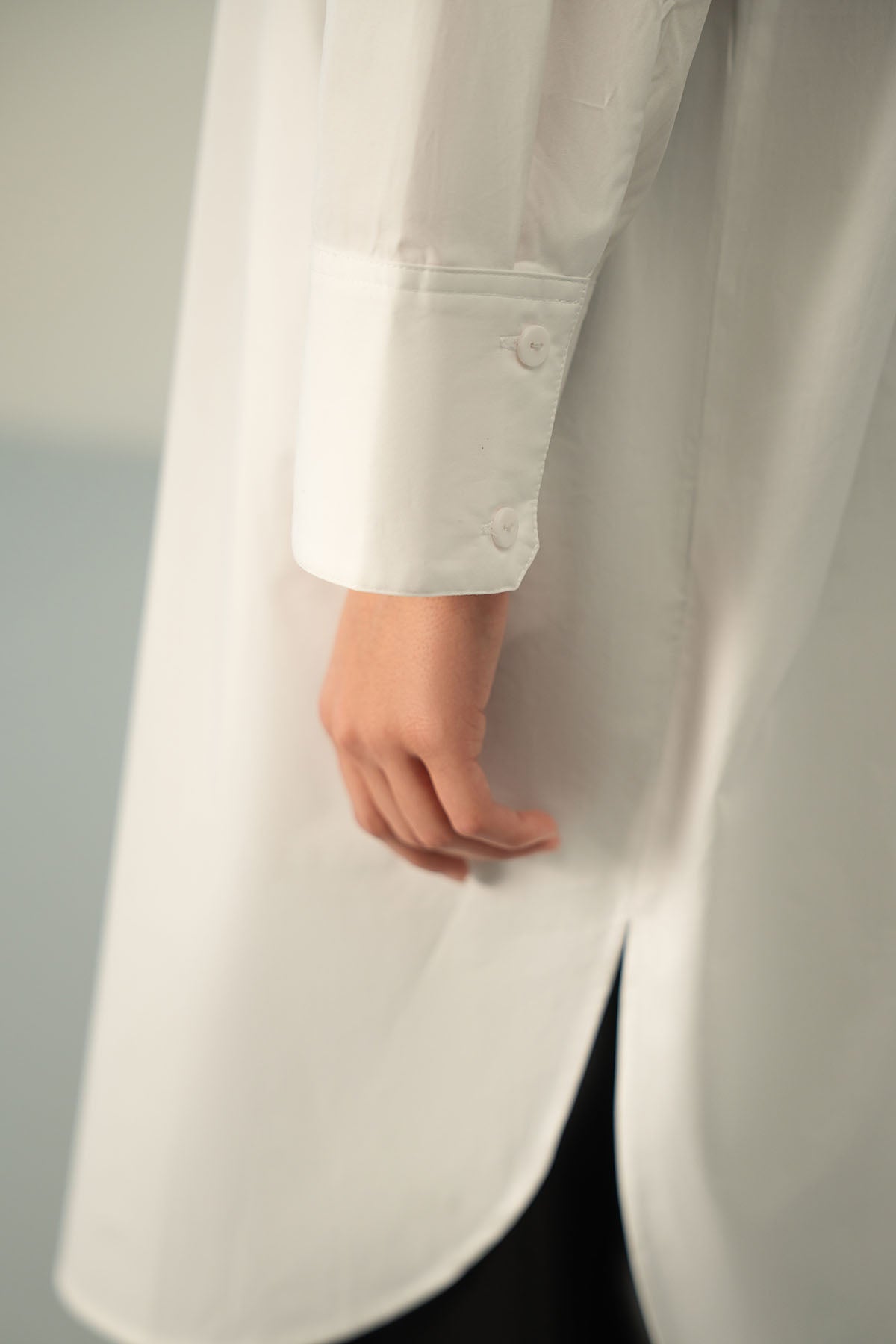 ROUND HEM POPLIN SHIRT