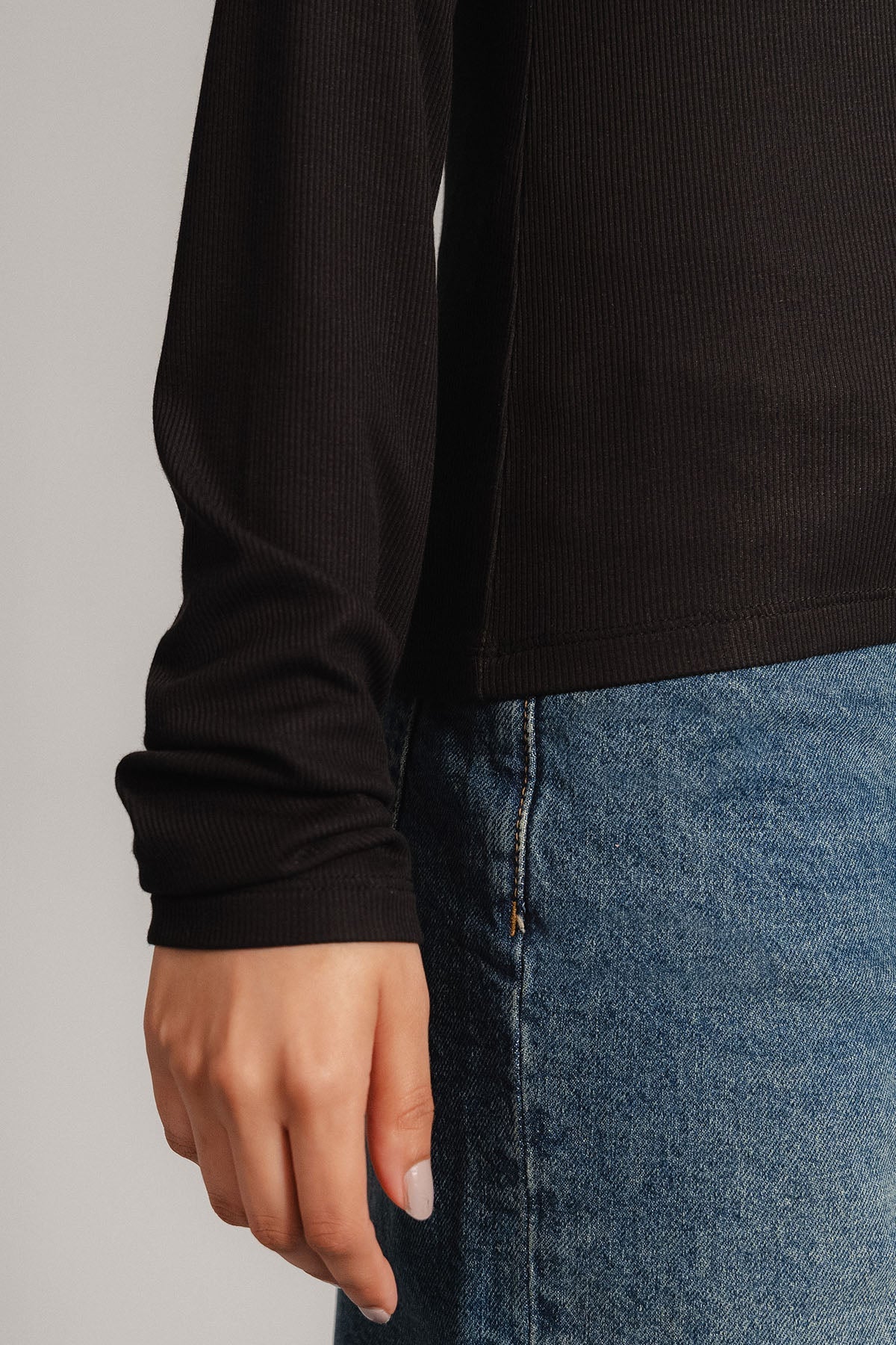 LONG SLEEVE RIBBED T-SHIRT