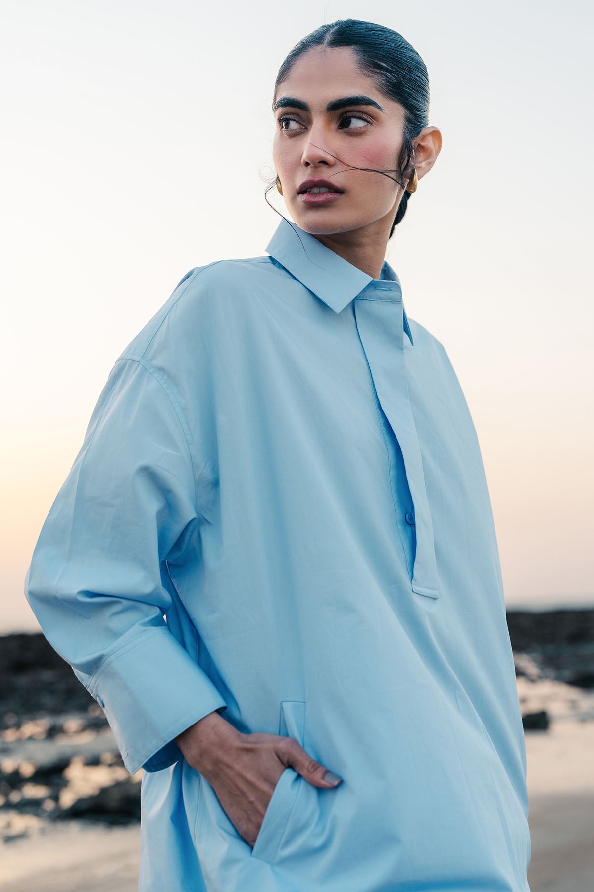 ROUND HEM POPLIN SHIRT
