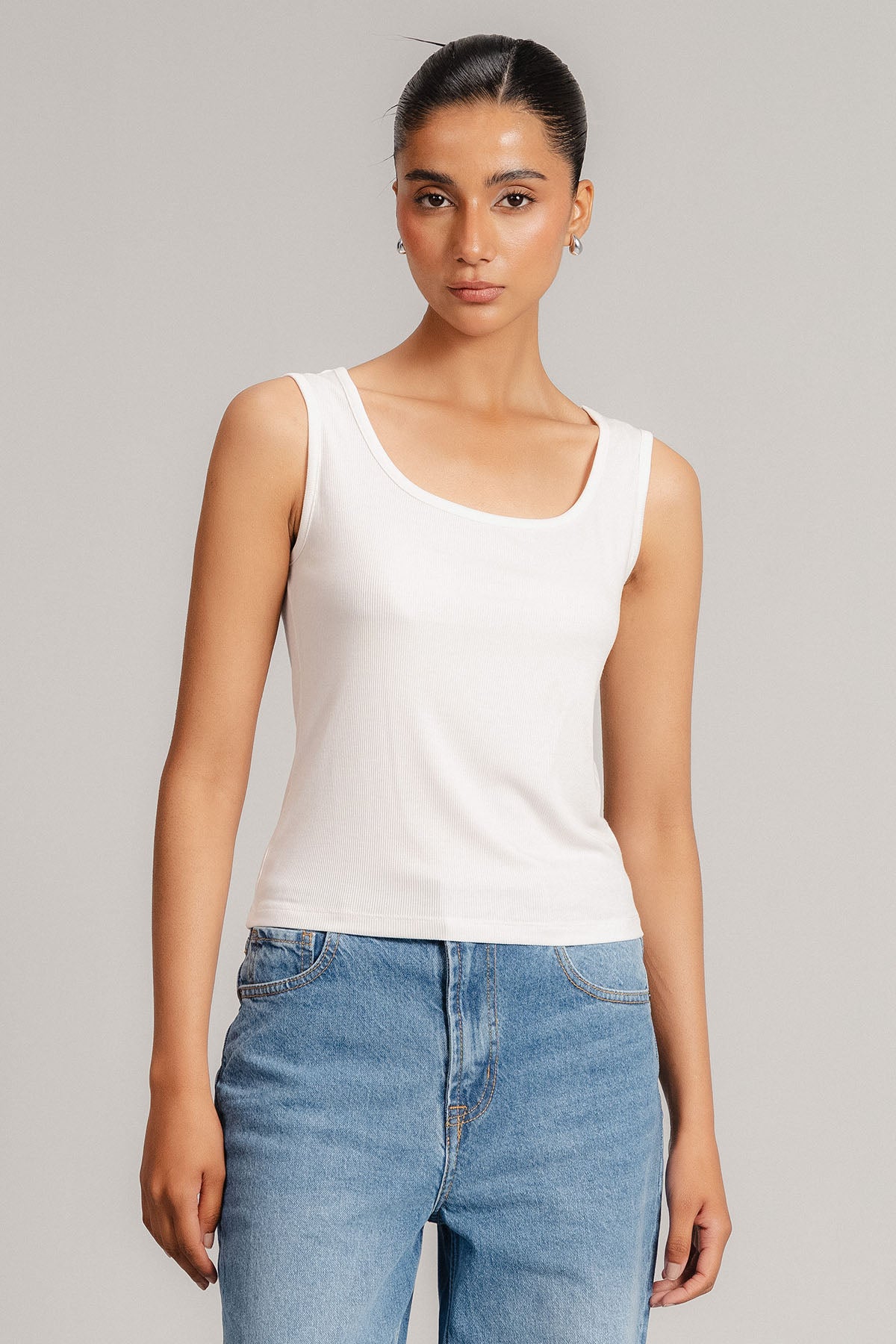 RIBBED ROUND NECK TANK TOP