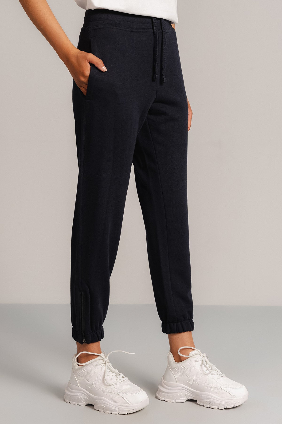 CROPPED WORKOUT PANTS-FRENCH TERRY
