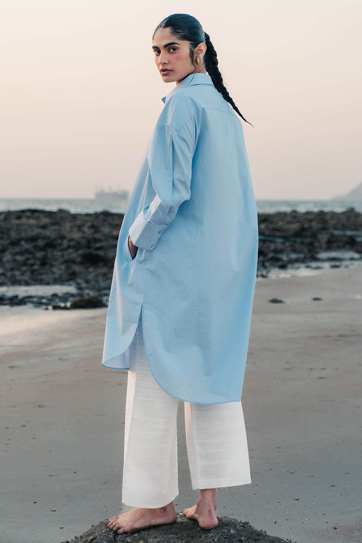 ROUND HEM POPLIN SHIRT
