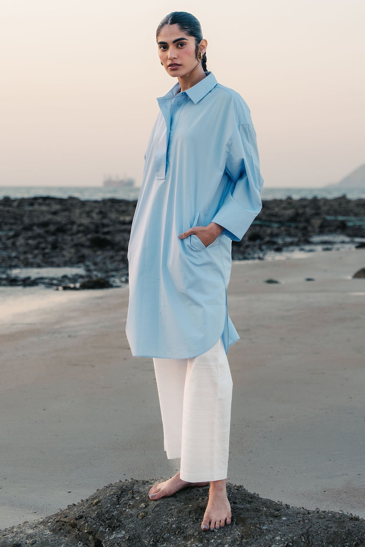 ROUND HEM POPLIN SHIRT