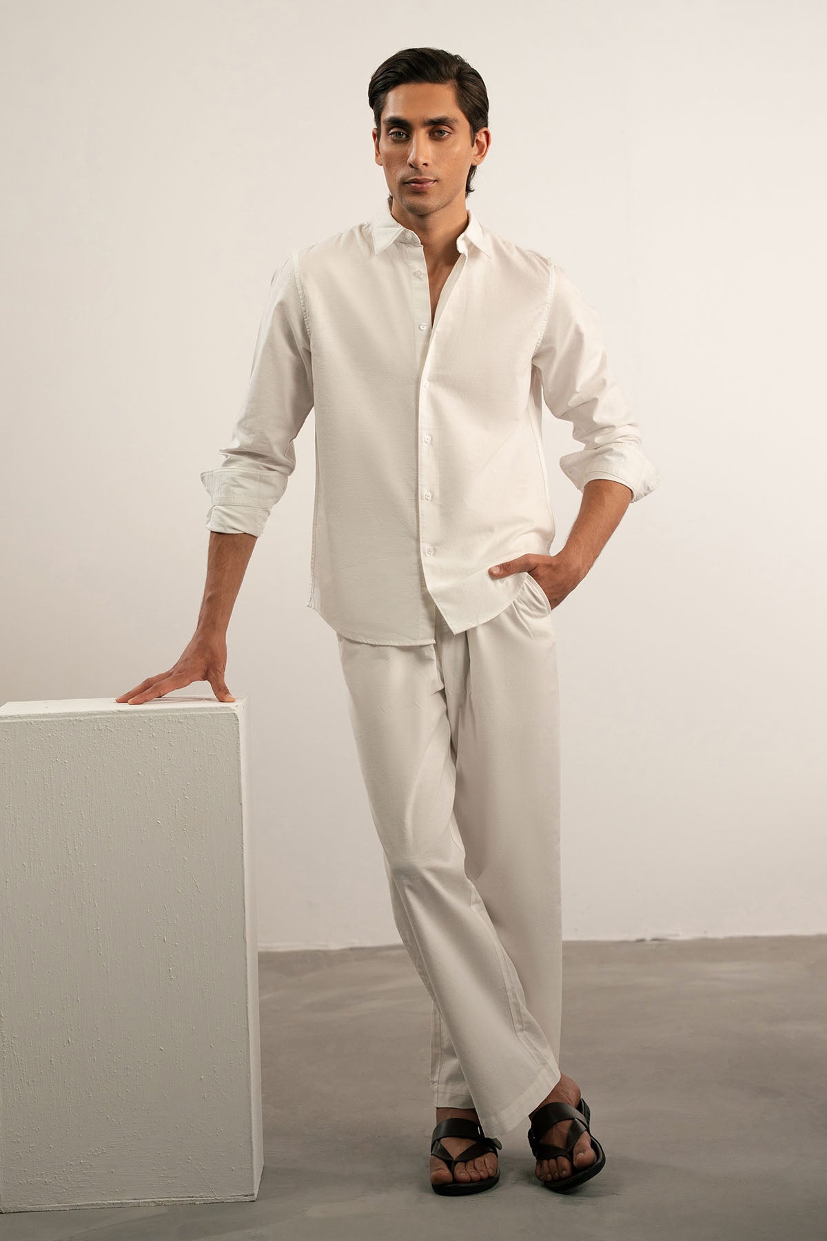 CLASSIC LINEN SHIRT