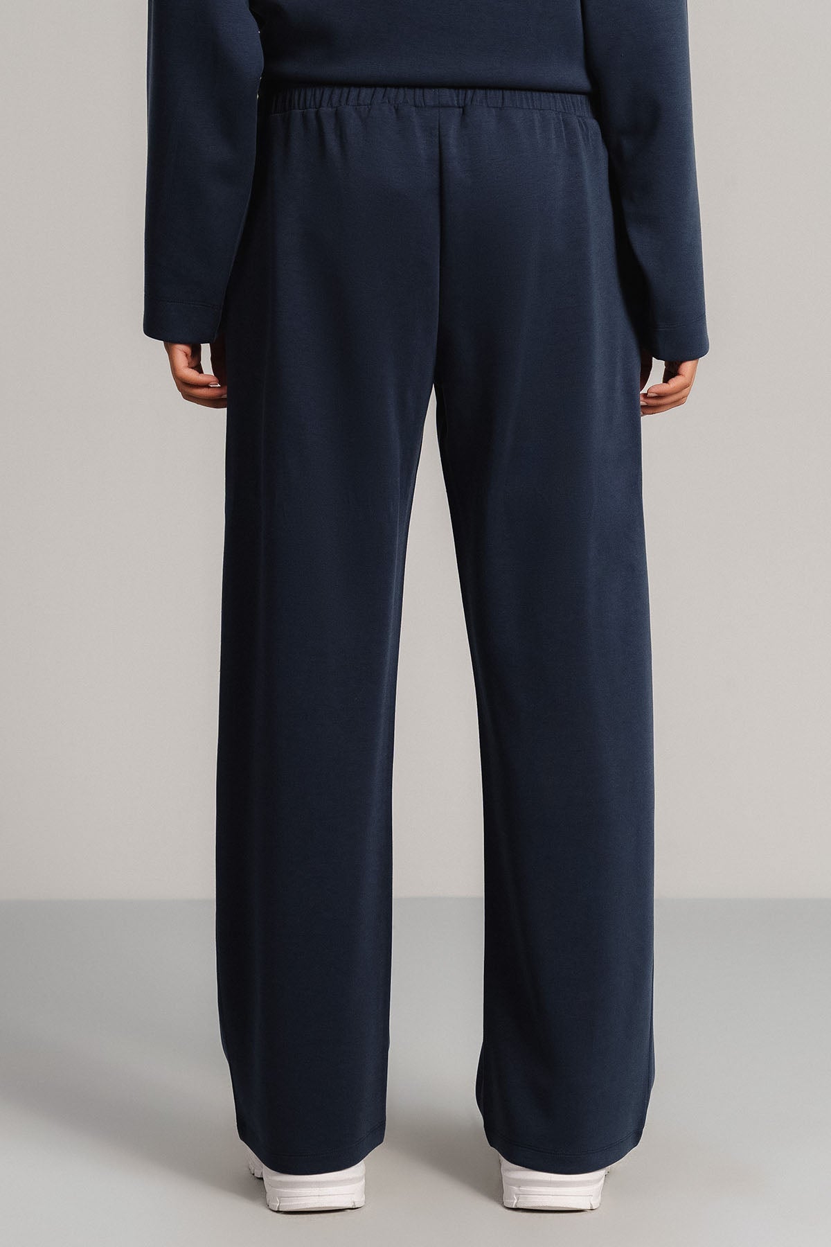 STRAIGHT PANTS CLOUDLUX LIGHT