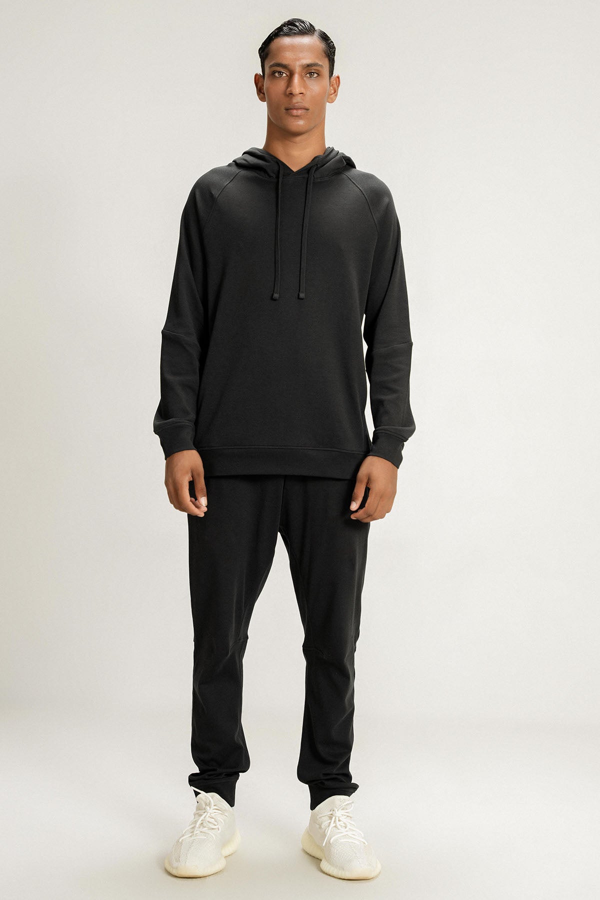ULTRA LIGHT PULL OVER HOODIE