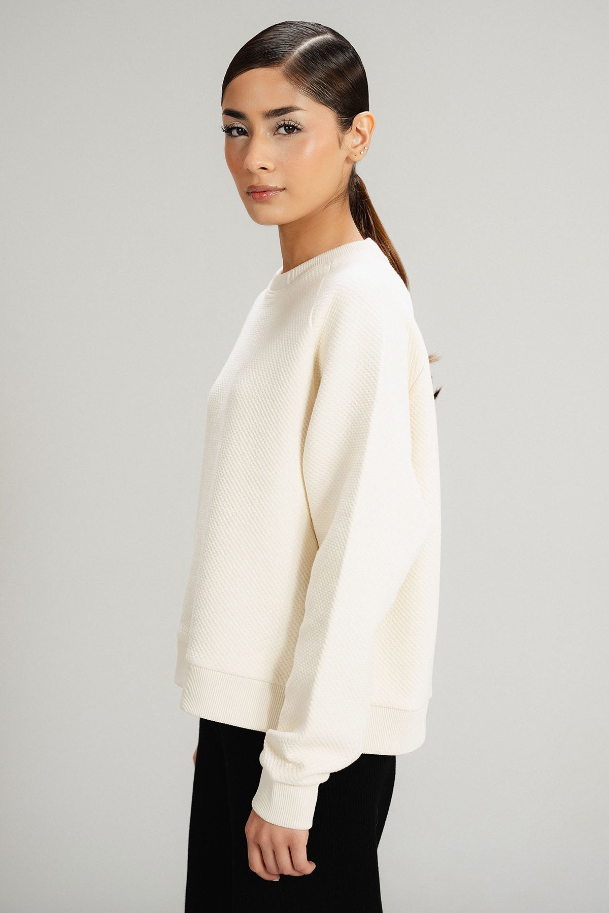 TEXTURED LUXE SWEATSHIRT
