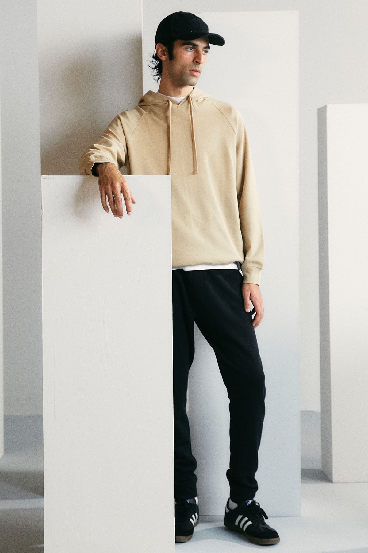 CLASSIC PULLOVER HOODIE