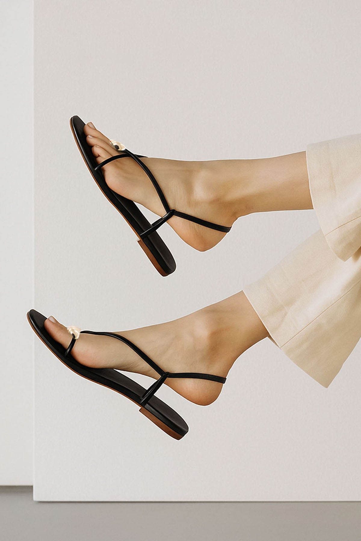 SLEEK SPHERE - SANDALS