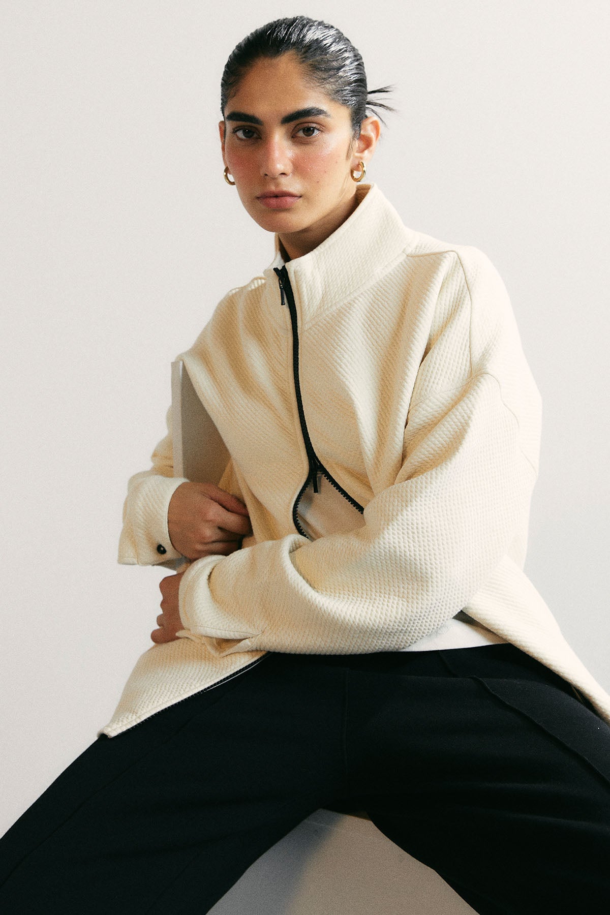 TEXTURED-LUXE ZIP UP JACKET