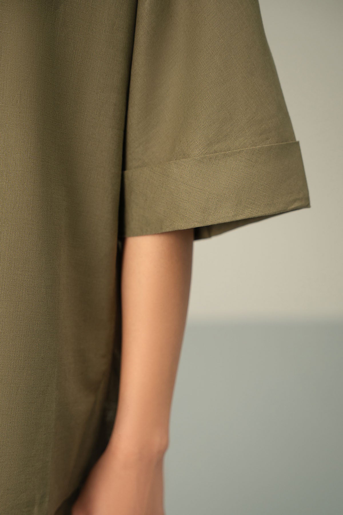 RELAXED LINEN TOP