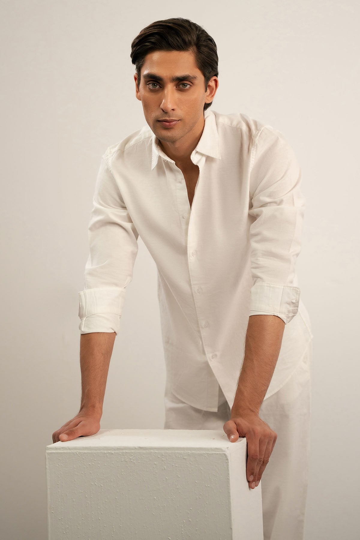 CLASSIC LINEN SHIRT