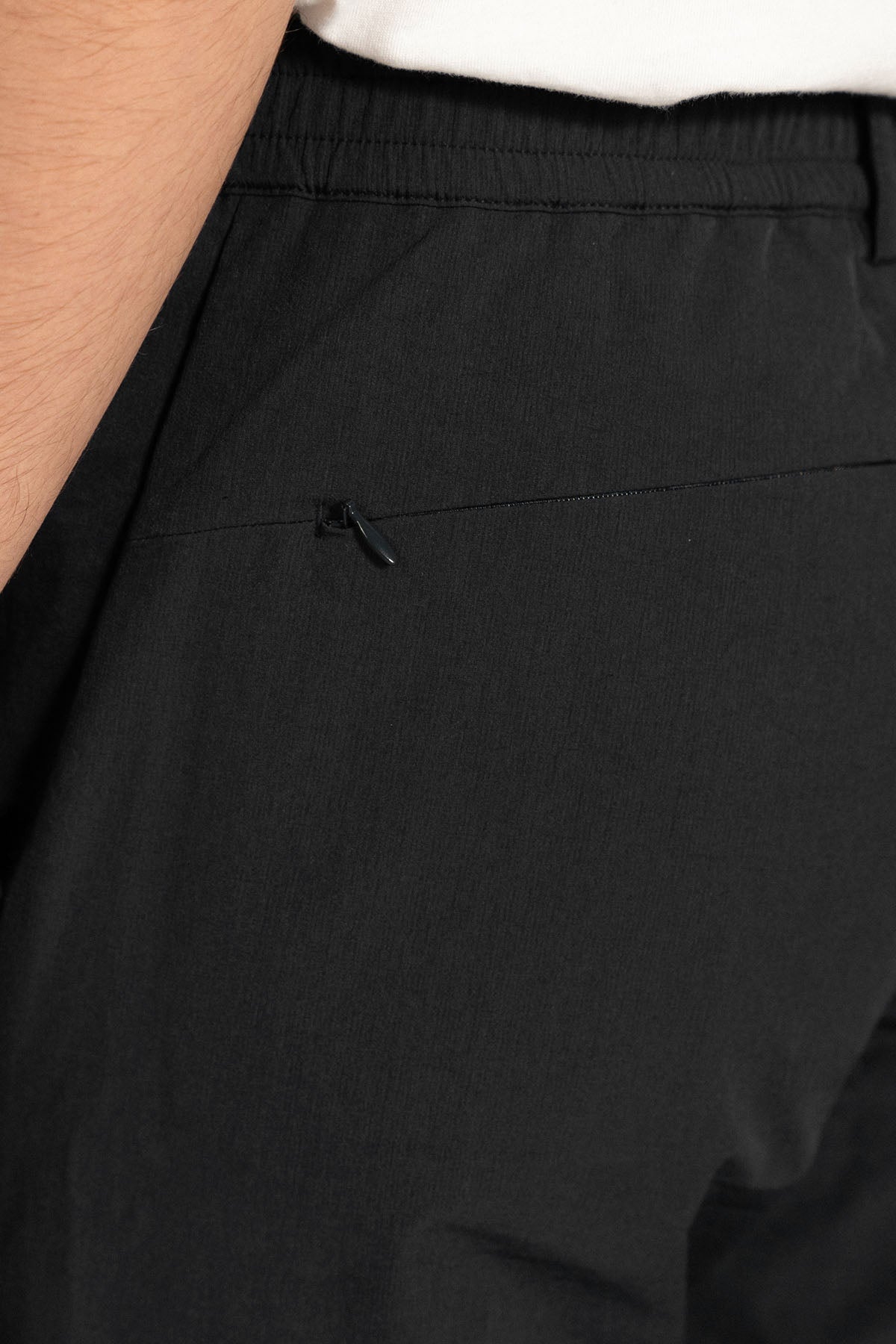 TECH PANT WITH ELASTICATED WAISTBAND