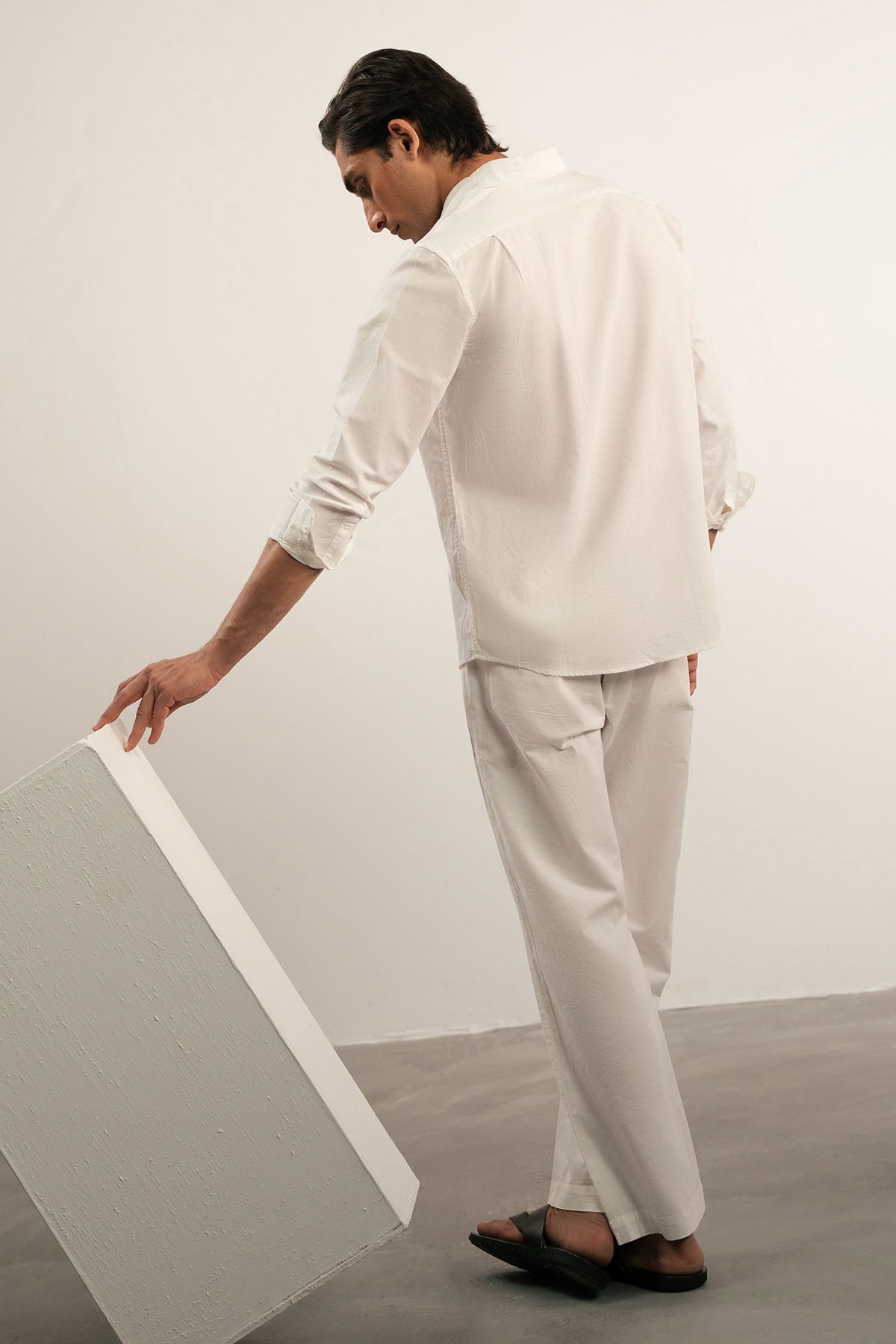 CLASSIC LINEN SHIRT