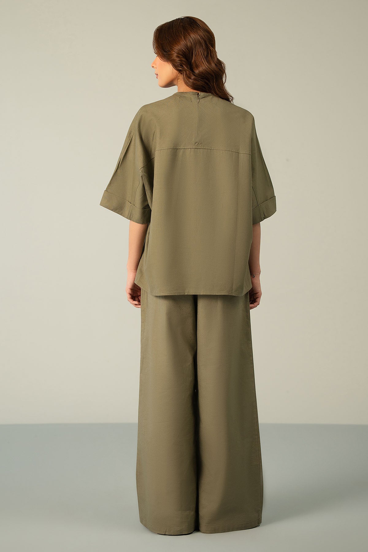 RELAXED LINEN TOP