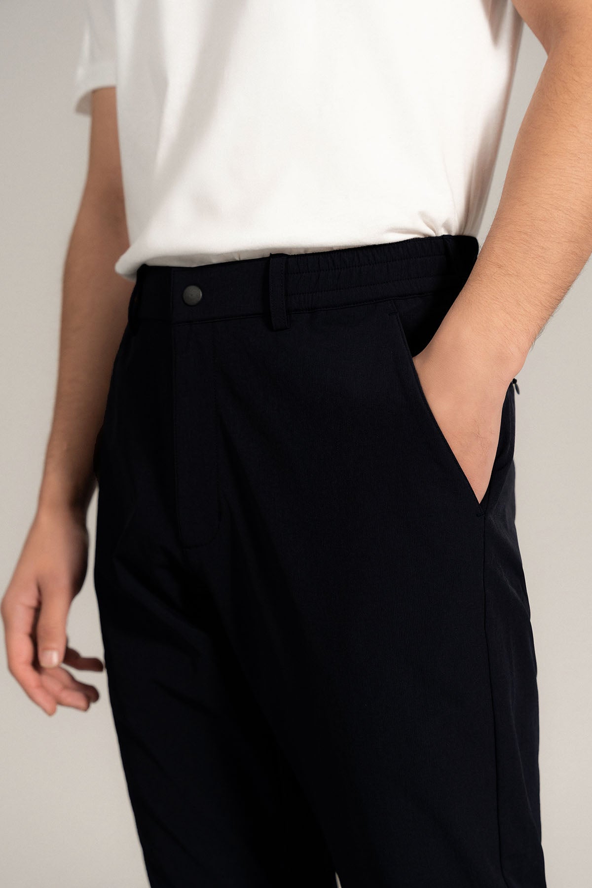 TECH PANT WITH ELASTICATED WAISTBAND