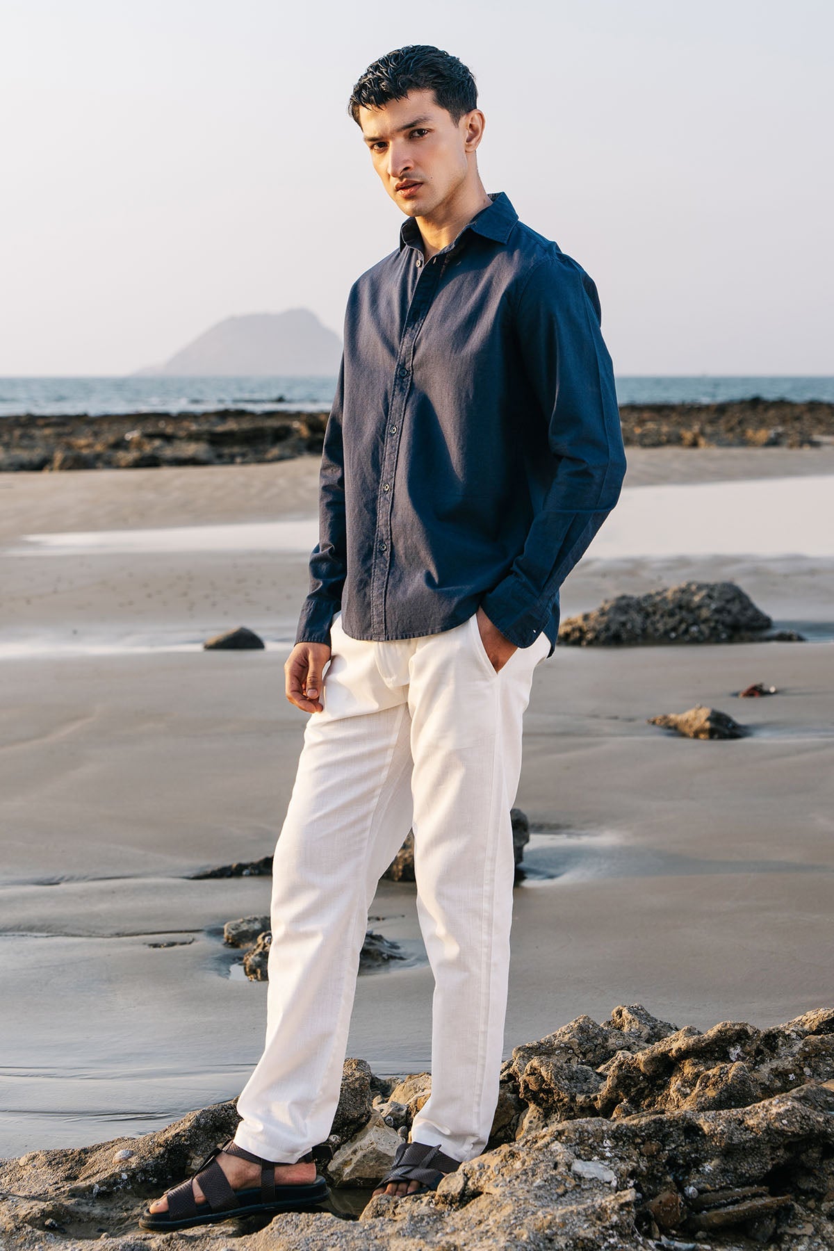 CLASSIC LINEN SHIRT