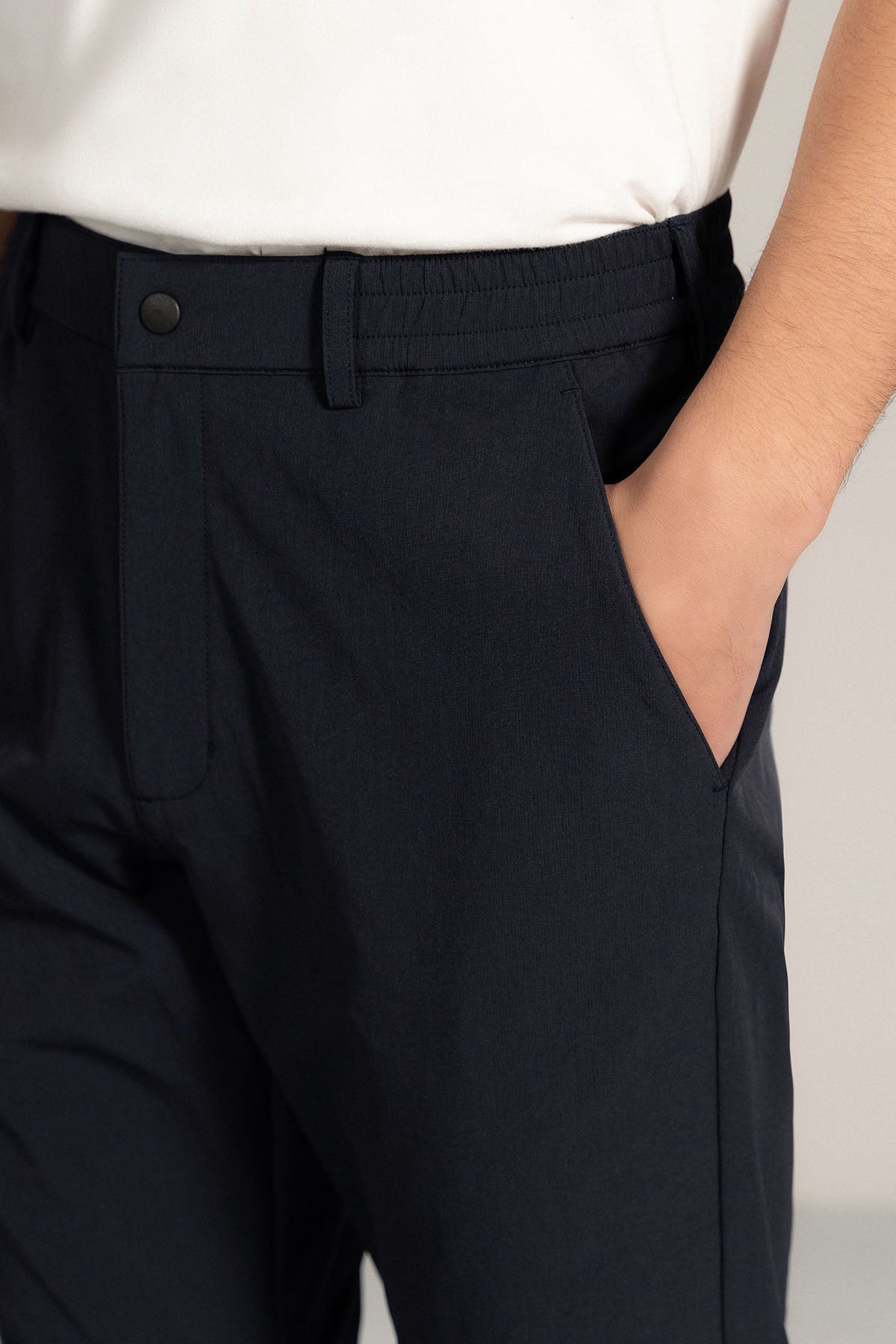 TECH PANT WITH ELASTICATED WAISTBAND